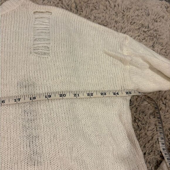 Elegant White Sweater - Picture 3 of 4